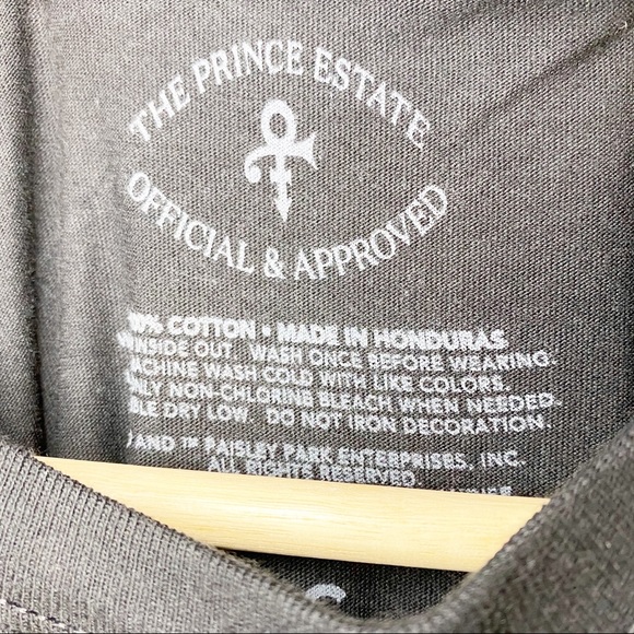 NEW Prince Purple Rain Retro Graphic Tee Shirt - Picture 3 of 3